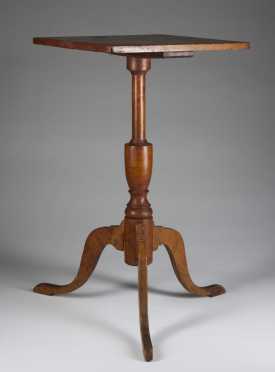 Early 19th Century New Hampshire Maple Queen Ann Stand. 