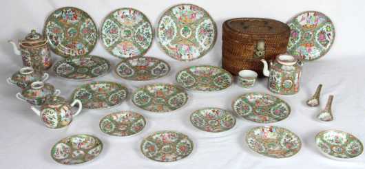 Chinese Rose Medallion, 22 pieces