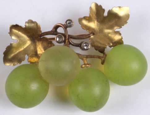 Yellow Gold Pin, leaf form vines with 3 small diamonds