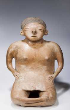 A fine Chinesco seated female figure, 300 AD