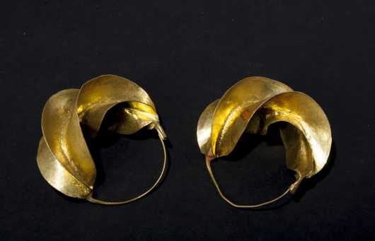 A pair of Senegalese gold earrings