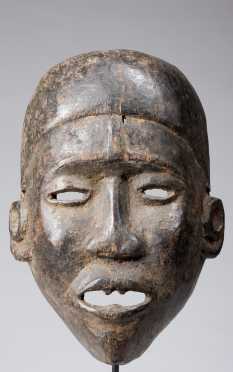 A fine Bakongo facemask