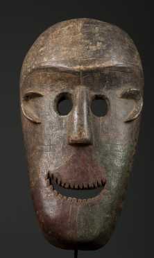 A large Sukuma mask