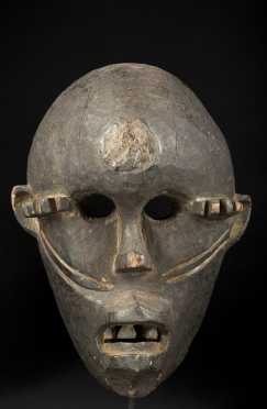 A fine and rare Idoma mask
