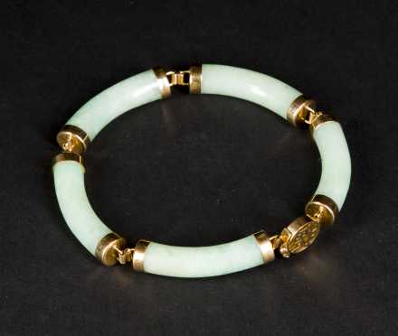 A Nephrite and Yellow Gold Bracelet