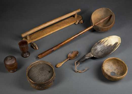 Horn and Woodenware Lot