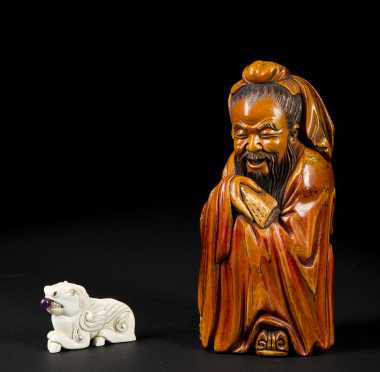 Chinese Carvings of Scholar and Snuff Bottle