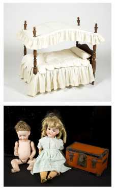 Canopy Bed, Trunk, Dolls Lot