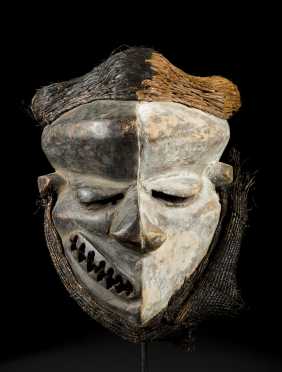 A fine and rare Pende deformity mask