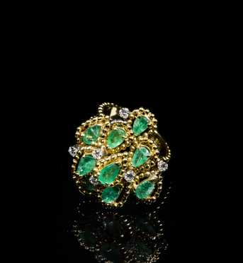 18kt. Natural Emerald and Diamond Ring