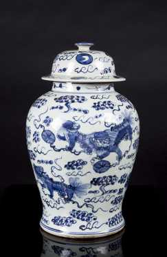 Chinese Quing Republic Blue and White Covered Jar