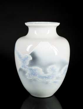 Japanese Porcelain Ovid Vase Mt. Fuji Decoration