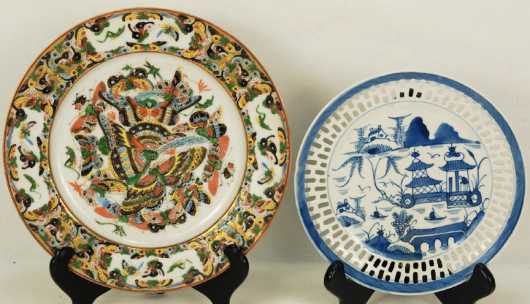 Two Chinese Export Plates