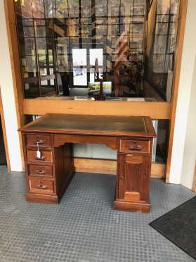 Walnut Eastlake Victorian Desk with Green Leather Top
