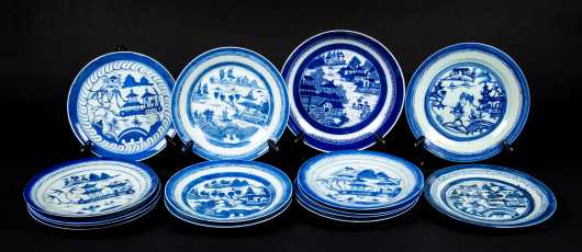 Chinese Canton Set of Fourteen Plates