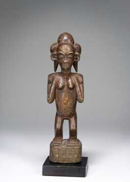 A Chokwe female figurine