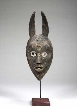 A Dan horned mask